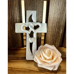 Discount Kreuz mit Herzen Dekoration