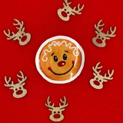 Sticker & Aufkleber|Sabrina Wohlfeil Artist Lebkuchengesicht Vinylsticker – weißer Weihnachtsaufkleber | handgemachte Aquarellkunst