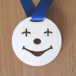 Accessoires|holzmeile Medaille Smile aus Holz, Orden, Clown