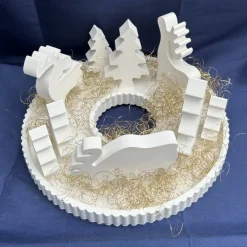 Adventskränze|HerzschlagDesign Moderner Winterkranz mit Elchen & Tannen – handgefertigte Weihnachtsdeko in Weiß mit Goldakzenten