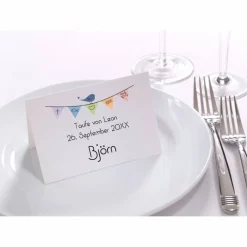 New Namensschild Platzkarte personalisiert Tischkarte Taufe Kommunion Junge bunte Wimpel Taufschmuck