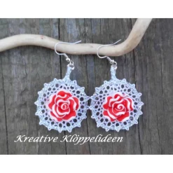 Ohrringe handgeklöppelt mit Rosen aus Polymer Clay Brautschmuck