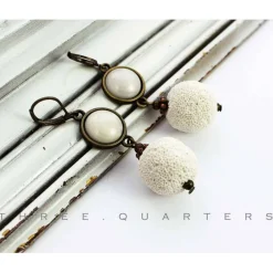 New Ohrringe, weiß, Hochzeit, Lavaperlen, Perlen, schlicht, edel, Lava, antik bronze, Braut, Brautjungfer, Stein, vintage, boho, nostalgisch Brautschmuck