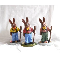 Discount Osterhase mit Korb (Nr. 2) aus Keramik (grün-rot-gelb) Osterhasen