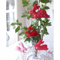 Best Osterhasen, Hängehasen,  ro,t echte Handarbeit, genäht, Unikate, Osterdeko Osterhasen
