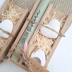 Outlet Ostern Geschenkset Ostergeschenk Dekoherz Kerzenhalter Herz Kerzenset Stabkerze Kerzenbox Holzbox Mitbringsel Osterkerzen