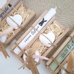 Ostergeschenke|Suanda Living Ostern Ostergeschenk Geschenkset Kerze Kerzenset Dekoherz Kerzenhalter rund Stabkerze Schriftzug Frohe Ostern Osterfest