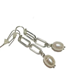 New Perlenohrringe Barockperlen weiß handgemacht an Gliederkette Tropfenohrringe modern Geschenk Brautschmuck