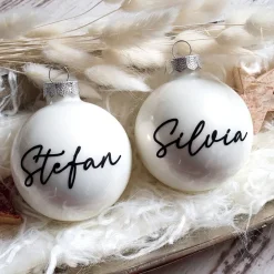 Outlet Personalisierte Christbaumkugel / Weihnachtskugel mit Name oder Wunschtext - aus Glas - Ø 6 cm - Geschenkidee Baumschmuck Personalisierbar