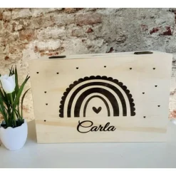 Personalisierte Erinnerungskiste für Babys - Regenbogen  - Personalisiert mit Name & Datum - Holzbox Dekoration