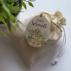 Personalisierte Osteranhänger *Easter Rabbit 1* mit Namen aus Holz / Holzeier als Osterdeko oder Geschenkanhänger Ostereier