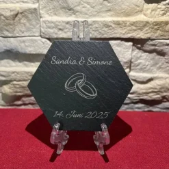 Gastgeschenke|HerzschlagDesign Personalisierte Schieferplatte Hochzeit mit Namen & Datum – Hexagon Deko mit Eheringen I Hochzeit I Ehe I Familie