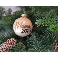 Online Personalisierte Weihnachtskugel Mama & Papa 2025/26 – 5,7cm Echtglas – Geschenkidee Weihnachten Baumschmuck Personalisierbar