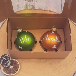 Discount Personalisierte Weihnachtskugel mit Namen aus Glas – viele Farben & verschiedene Schriftarten Baumschmuck Personalisierbar