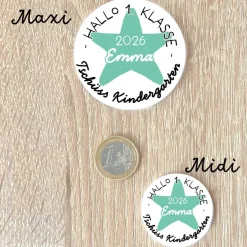 Einschulung|Galerie Charlotte Design Personalisierter Button Tschüss Kindergarten 2026 | Wunschname & Stern | 9 Farben | 38/59mm