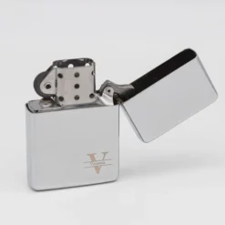 Best Personalisiertes Benzin Sturmfeuerzeug Chrom – Monogramm & Name, für Rechts- oder Linkshänder, Geschenkbox Junggesellenabschied