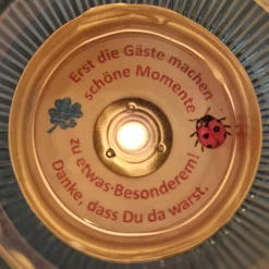 Gastgeschenke|Mal- und Bastelatelier Monika Weis Personalisiertes Gastgeschenk zum runden Geburtstag – Teelicht mit Botschaft als Tischdeko & Andenken