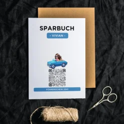 Geldgeschenke|QrCode-Galerie Personalisiertes Geldgeschenk | Führerschein Zuschuss | Digitales Sparbuch | Geschenkkarte | Auto Mädchen Blau