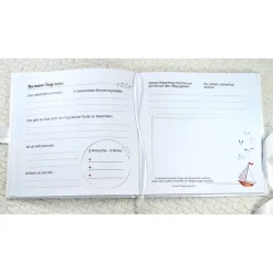 Fotoalbum & Gästebuch|my-own-story personalisiertes Gästebuch zur Taufe mit Segelboot in tiefem Blau blanko od. mit Fragen / Fragebogen