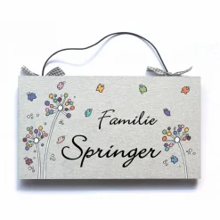 Best Personalisiertes Hochzeitsgeschenk Türschild aus Holz mit Pusteblumen & Schmetterlingen – Familienschild handgemalt, dekoratives Haustürschild mit Name Hochzeitsgeschenke