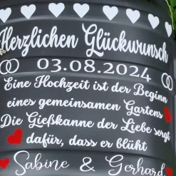 personalisiertes Hochzeitsgeschenk,10 Liter Gießkanne mit Spruch aus Vinylschrift verziert und mit Schleifendeko Hochzeitsgeschenke