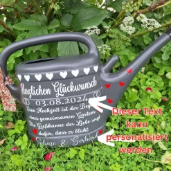 personalisiertes Hochzeitsgeschenk,10 Liter Gießkanne mit Spruch aus Vinylschrift verziert und mit Schleifendeko Hochzeitsgeschenke