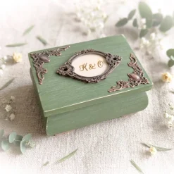 Outlet Ringdose salbeigrün  Holz mit Ringkissen personalisierbar mit Monogramm Datum Ringbox Hochzeit Ringkästchen Ringträger Ringkissen