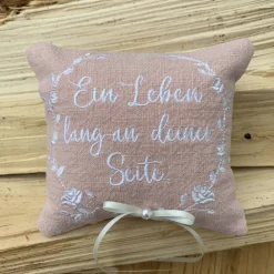 Outlet Ringkissen // Ring Kissen // Hochzeit // Heirat // Trauung // bestickt "Ein Leben lang an deiner Seite" Ringkissen