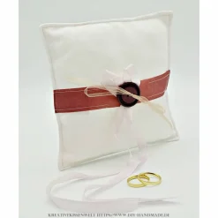 Ringkissen|Handmade-in-Franken Ringkissen aprikot mit Satinband & Knopf, Unikat, 15x15 cm, handgemacht