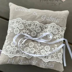 Ringkissen|Handmadelovebytanja Ringkissen mit Spitze I Vintage Trägerkissen personalisiert mit Namen und Datum I Geschenkidee Hochzeit
