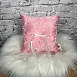 Ringkissen|Handmadelovebytanja Ringkissen personalisiert in rosa I Ringträgerkissen mit Namen I besticktes Kissen für Ringe zur Hochzeit I Herzkissen