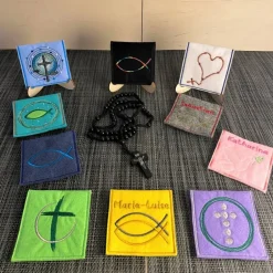 New Rosenkranztasche aus Filz, verschiedene Designs, Kommunion, Rosenkranz Rosenkranztäschchen