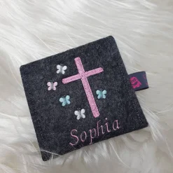 Gotteslobhülle|Carisma - made with love Rosenkranztasche Kreuz mit  Schmetterlinge und Name
