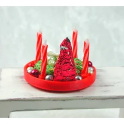 Hot Roter  Teller mit Kerzenhalter  aus Kunststoff mit echten roten Kerzen Adventskränze
