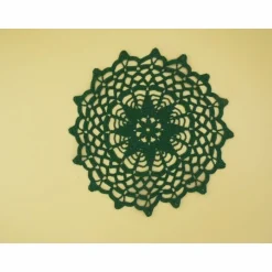 Weihnachtsdeko|Quiltulli's Shopr Rundes Häkeldeckchen tannngrün Ø 22 cm