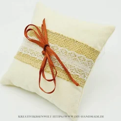 Ringkissen|Handmade-in-Franken Rustikales Hochzeit Ringkissen aus Jute und Spitze – Handgemachtes Unikat, 13 cm x 13 cm