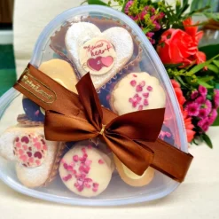 Valentinstagsgeschenke|FeinLandsKeksbar Sag es mit Herzen 350g (36Eur pro Kg) zu Valentinstag, Muttertag, Kekse und Plätzchen wie selbstgebacken von FeinLa