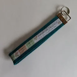 Accessoires|ZauberhafteDinge24 Schlüsselanhänger aus türkisem Filz mit aufgenähtem Webband *Glaube Hoffnung Liebe*