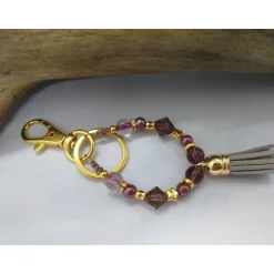 Accessoires|derWolltiger Designs Schlüssel-/Taschenanhänger Tropfenform, amethytfarben, personalisierbar