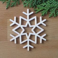 Sale Schneeflocke Island aus Holz Baumschmuck