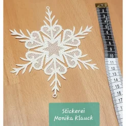 Hot Schneeflocke mit Stern und Herzen, cremeweiß , gestickt in Lace-Stickerei Weihnachtsdeko