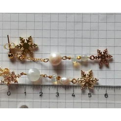 Weihnachtsaccessoires|Atelier Petra Leona SCHNEEFLOCKEN-Ohrringe MONDSTEIN Welo-OPAL PERLE Geburtsstein JUNI OKTOBER KREBS Winter Braut Schmuck teilw. vergoldet