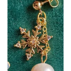 Weihnachtsaccessoires|Atelier Petra Leona SCHNEEFLOCKEN-Ohrringe MONDSTEIN Welo-OPAL PERLE Geburtsstein JUNI OKTOBER KREBS Winter Braut Schmuck teilw. vergoldet