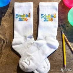 Online Schulkind 2026 Socken, für Jungs & Mädchen Wasserfarben/ Tennissocken, Personalisierbar, Strümpfe, Geschenk Einschulung Kinder Einschulung