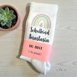Einschulung|IsAria Schulkind Regenbogen Socken,Tennissocken, Personalisierbar, Strümpfe, Geschenkidee Einschulung