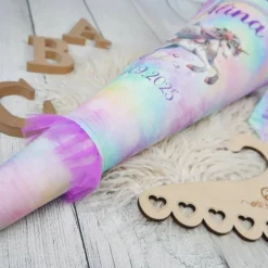 Schultüten|Nähwerkstatt by Juli-Anne Schultüte Stoff + Tüll Alicorn Pegasus Bunt Lila Tüll  70cm 85cm   *personalisierbar und mit Kisseninlet