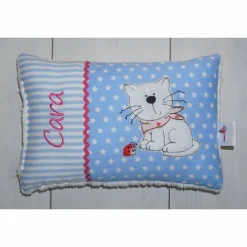 Süße Katze mit Marienkäfer & Namen  - Personalisierte Kissen, Geschenk zur Geburt, Kissen mit Namen, Namenskissen Geschenke