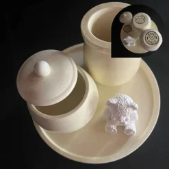 Clearance Set aus Teddy, Töpfchen und kleiner Vase auf einem runden Tablett Geschenke