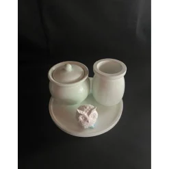 Online Set aus Töpfchen, Eule und kleiner Vase auf einem runden Tablett Geschenke