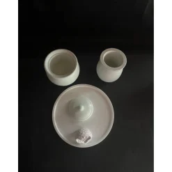 Online Set aus Töpfchen, Eule und kleiner Vase auf einem runden Tablett Geschenke